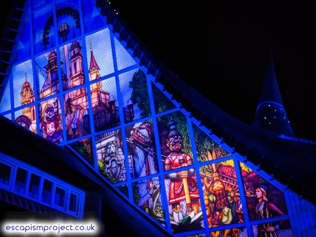 Efteling House of The Five Senses - Stained Glass Window (night)